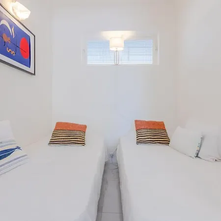 Apartment Upscale 2-br Swimming Pool Sea View